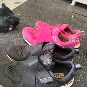2 pairs womens spin shoes with clips TIEM- Black and Pink